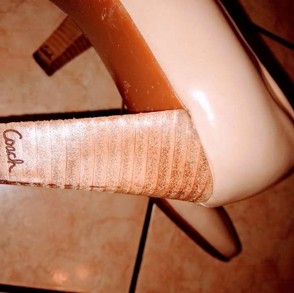Authentic Coach Sheri Patent Leather Nude Heels - Picture 4 of 16